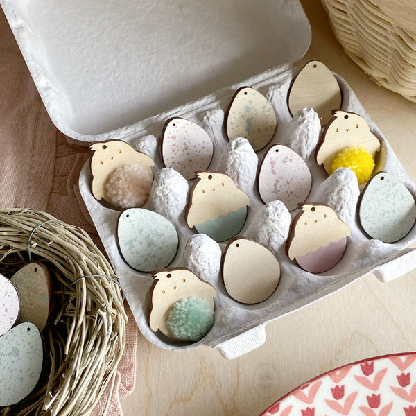 One Hatching Charlie Chick Mini Decoration (individual)