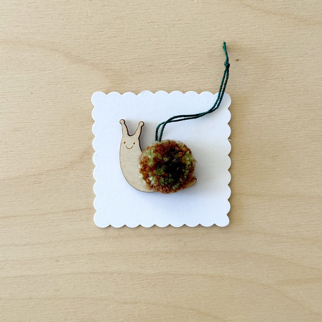 Mini Snail pom-pom decoration