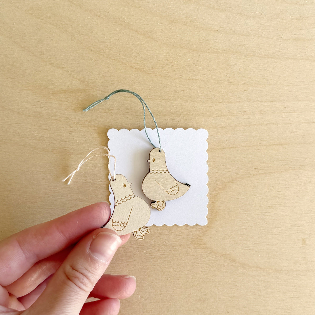 Mini Pigeon decoration (facing left)