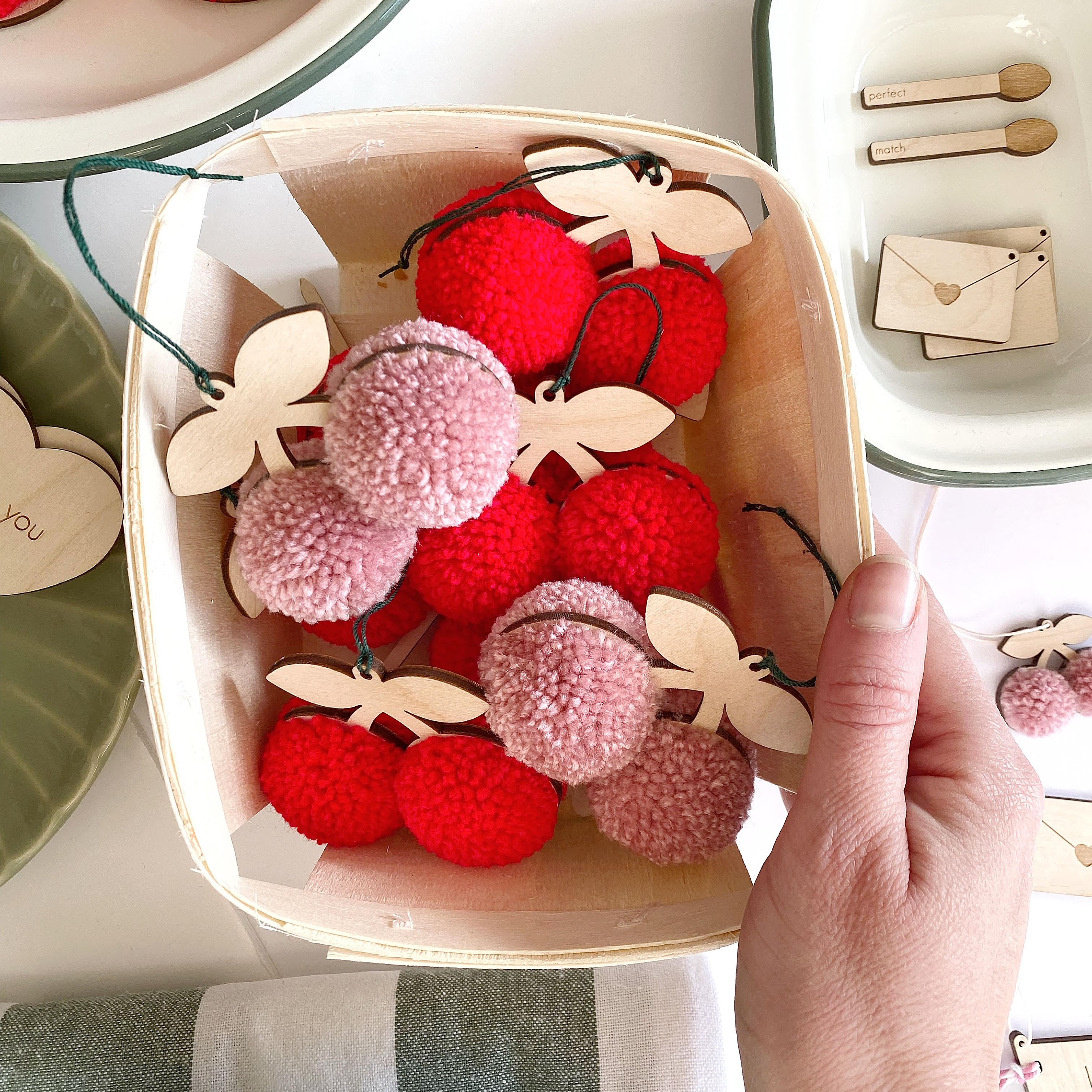 PomPom CHERRY - Hanging decoration