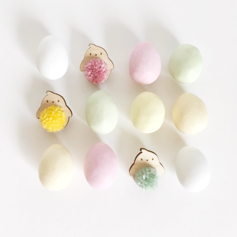 Spring easter chicks pompom badges